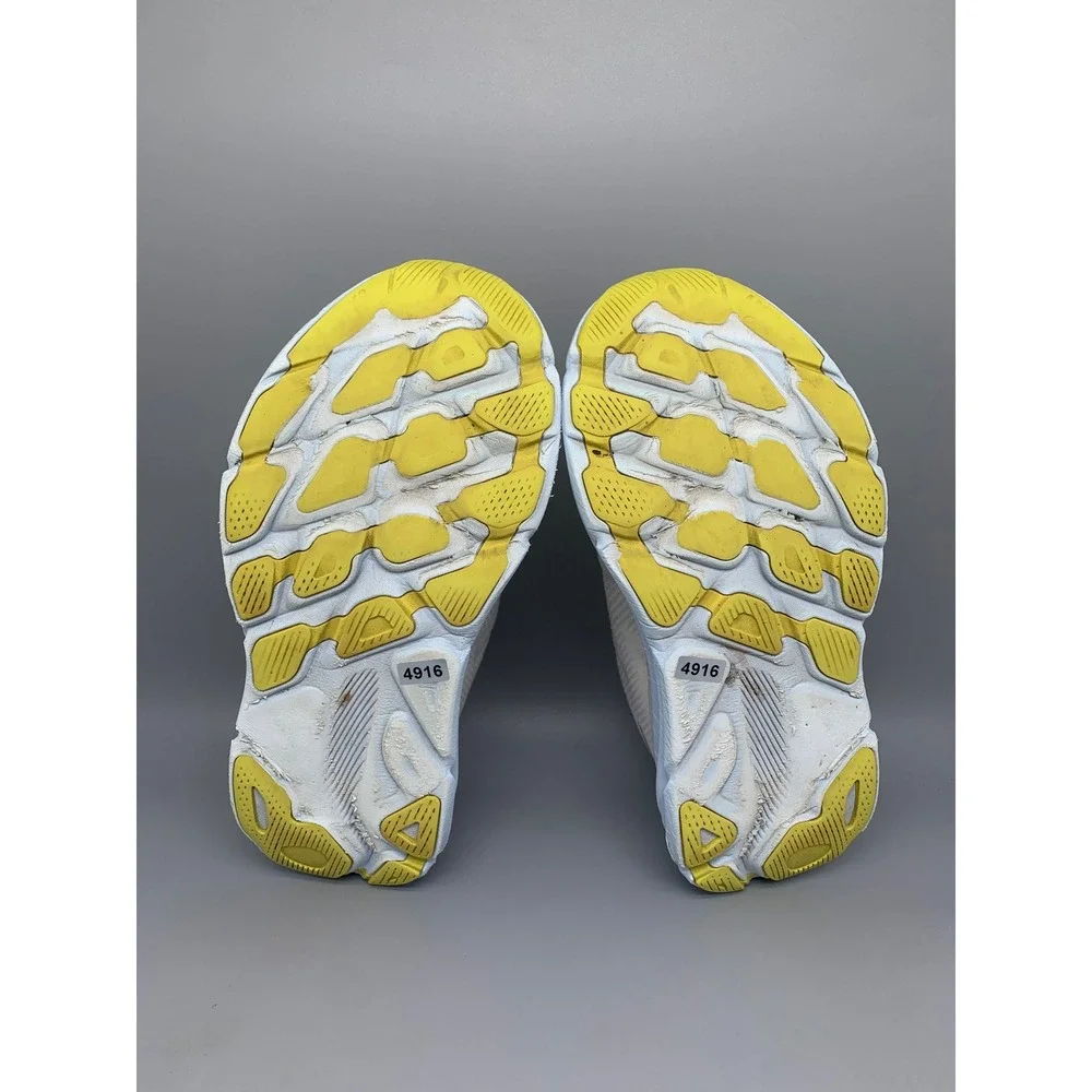 Hoka One‎ Clifton 9 Nimbus Silver Running Shoes Women's Sz 9B